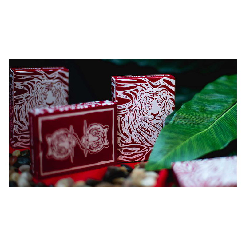The Hidden King Red Luxury Edition Playing Cards by BOMBMAGIC wwww.jeux2cartes.fr
